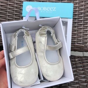 NWT Robeez mini shoes size 5 toddler sandals